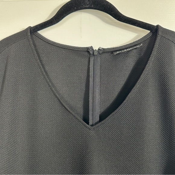 Attention textured black dress, size XXL, v-neck, office, date night, fall - Picture 4 of 10